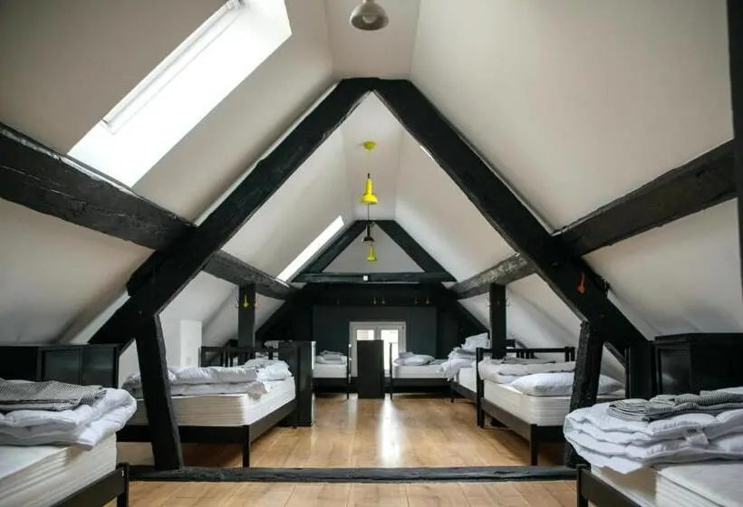 تختخواب در اتاق مشترک, Sax Pub Hostel Ljubljana