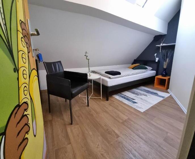 اتاق استاندارد یک تخته با سرویس بهداشتی مشترک, Sax Pub Hostel Ljubljana