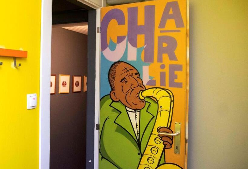 اتاق استاندارد یک تخته با سرویس بهداشتی مشترک, Sax Pub Hostel Ljubljana