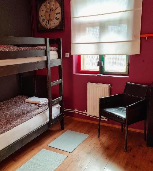 اتاق استاندارد, Sax Pub Hostel Ljubljana