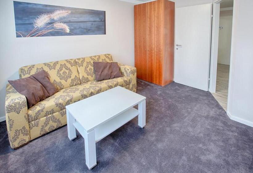 جناح, Frühstückshotel Waldbauer