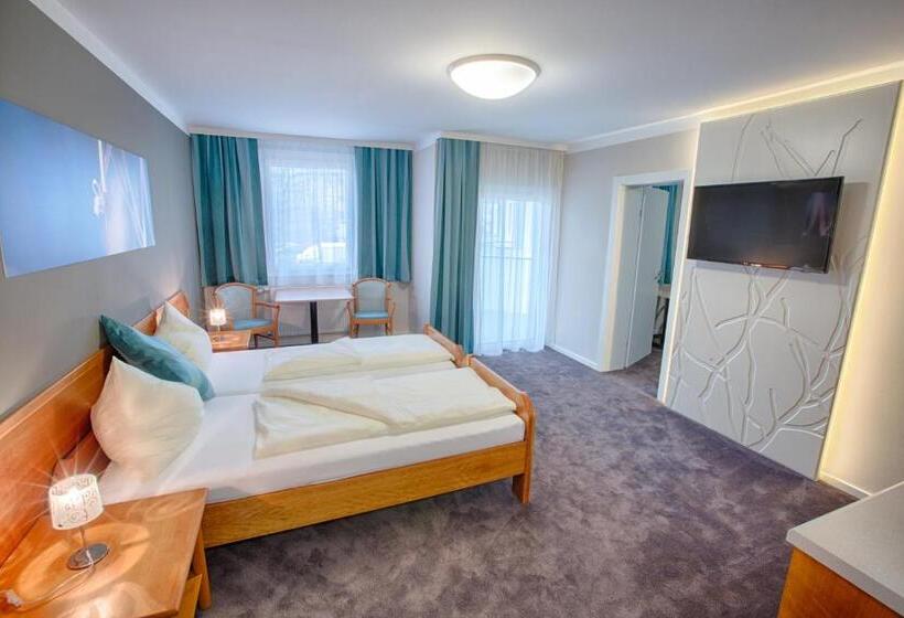 جناح, Frühstückshotel Waldbauer