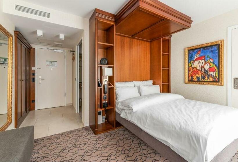 标准间, Advastay By King's