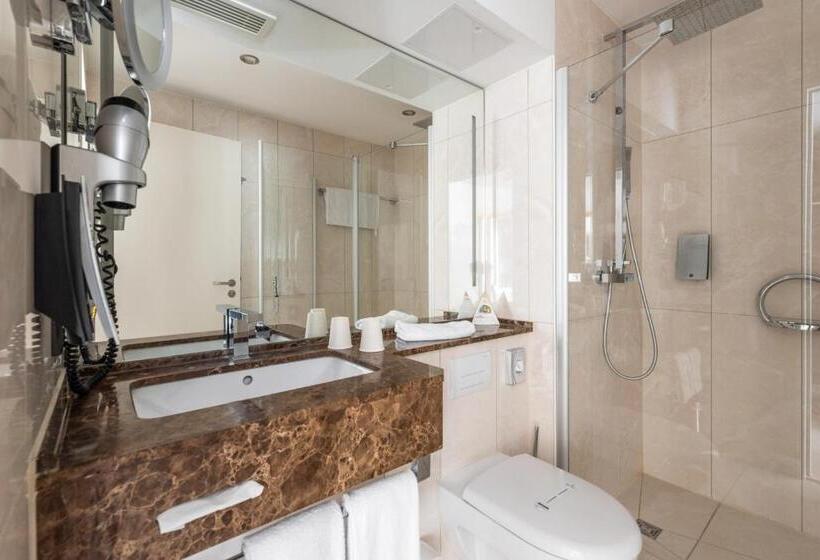 俱乐部房间, Advastay By King's