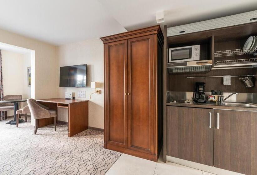 标准三人间, Advastay By King's