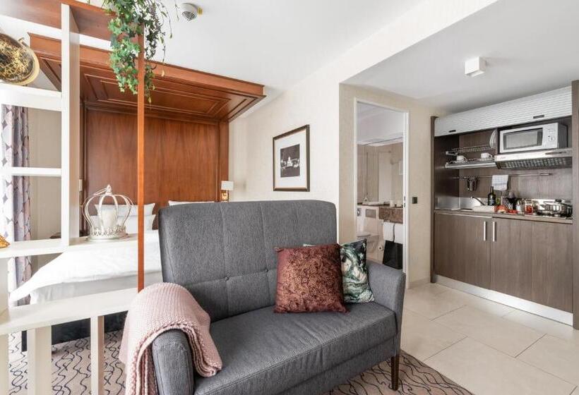 豪华工作室, Advastay By King's