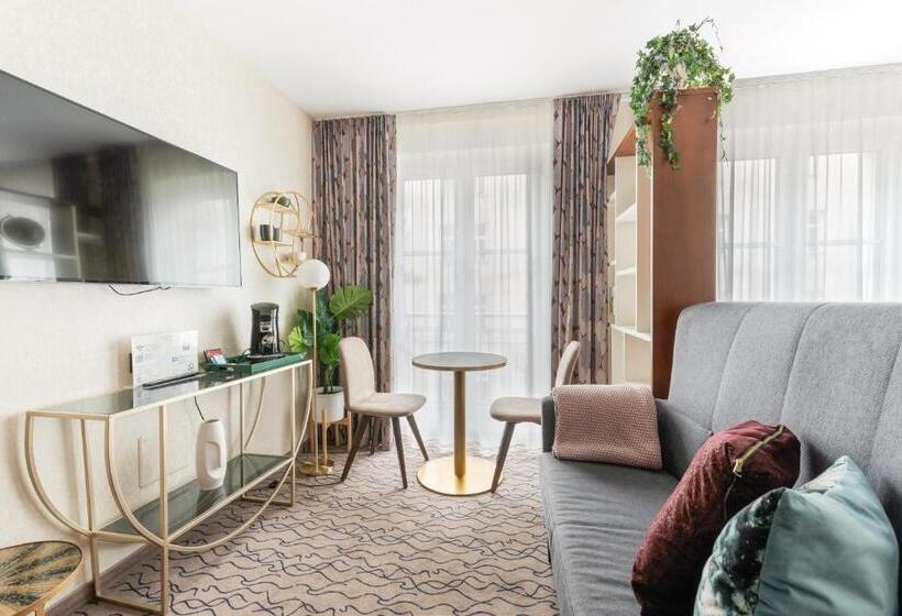 豪华工作室, Advastay By King's