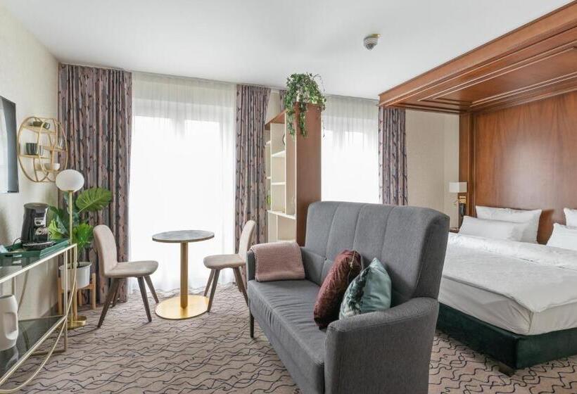 豪华工作室, Advastay By King's