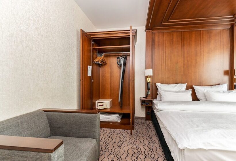 俱乐部房间, Advastay By King's