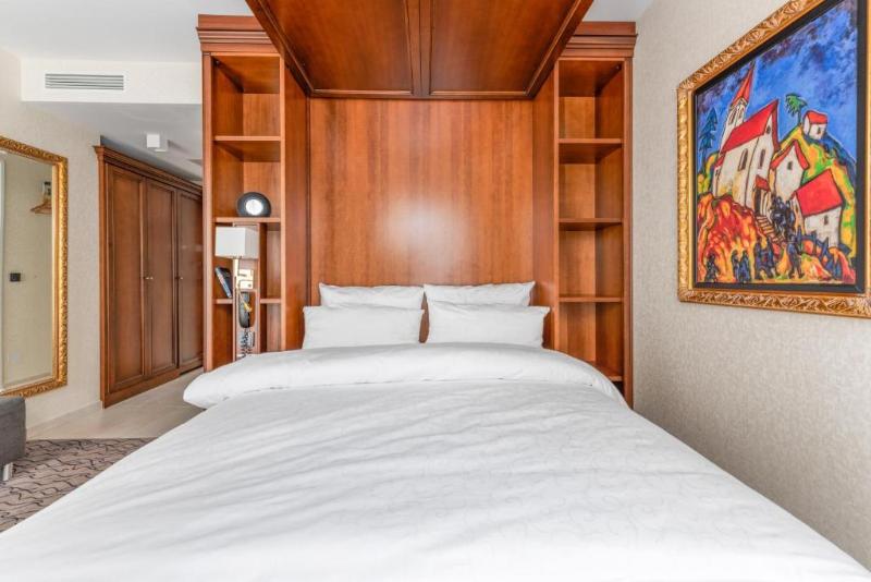 标准间, Advastay By King's