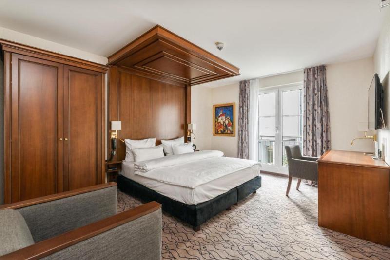 俱乐部房间, Advastay By King's