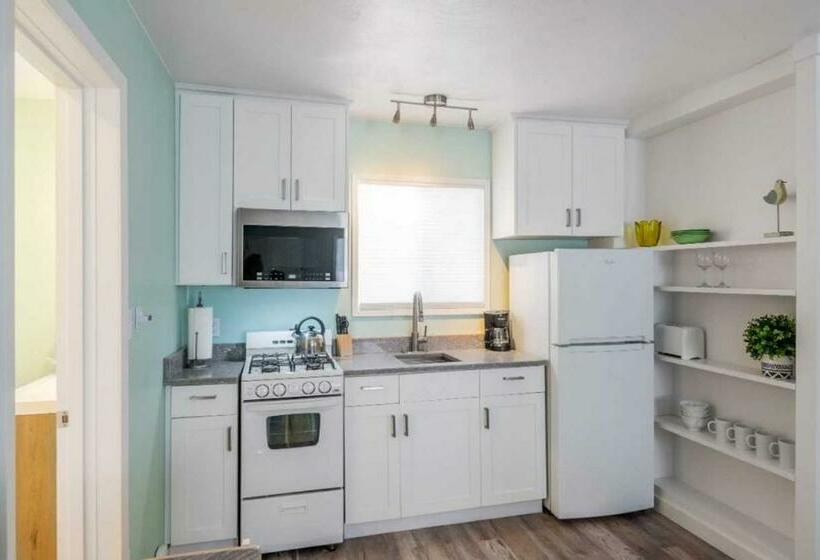 Номер Стандарт, Beachside Inn