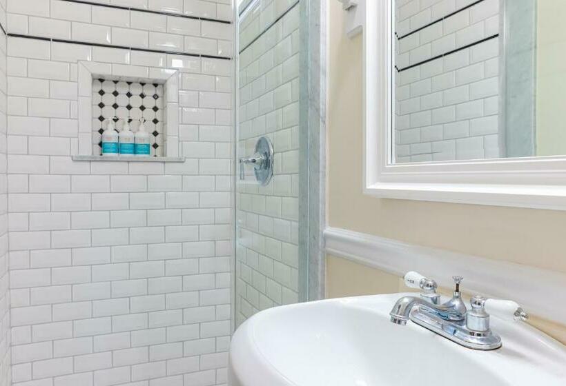 デラックスルーム, Bedford Inn