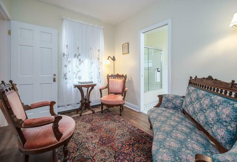 キングサイズベッドのデラックスルーム, Bedford Inn