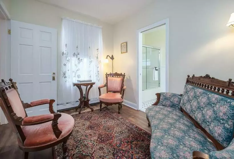 キングサイズベッドのデラックスルーム, Bedford Inn