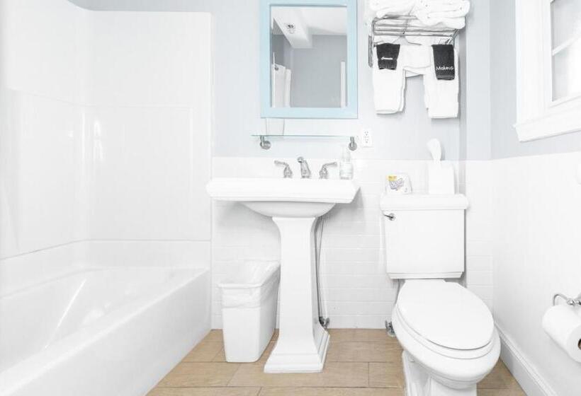 Номер Стандарт, Canalside Inn