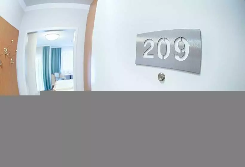 バルコニー付きスタンダードトリプルルーム, Frühstückshotel Waldbauer
