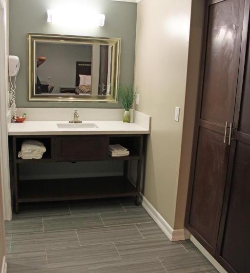 חדר דחוקס עם מיטת קינג, Friendly Hills Inn