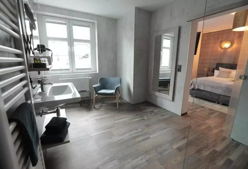 コンフォートルーム, Haus Vergissmeinnicht
