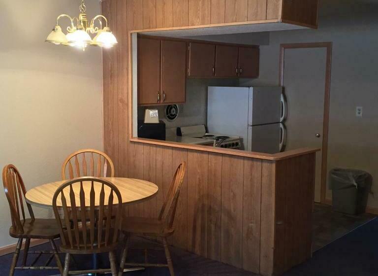 침실 2개 스위트, Macthrift Motor Inn