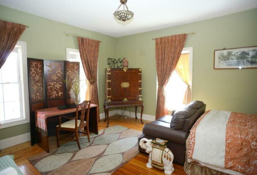 اتاق استاندارد برای معلولان, Naomi's Inn Bed & Breakfast