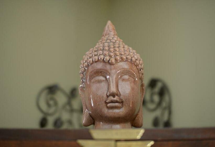 اتاق استاندارد برای معلولان, Naomi's Inn Bed & Breakfast