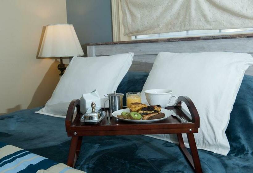 패밀리 룸, Naomi's Inn Bed & Breakfast
