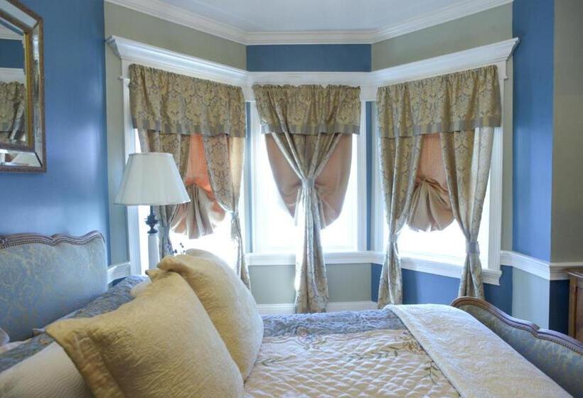 اتاق لوکس خانوادگی, Naomi's Inn Bed & Breakfast