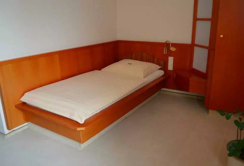Standard Yhden Hengen Huone, Stadt Jessen