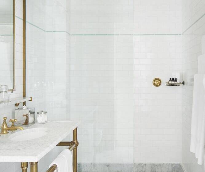 高级单人间, The Bowery