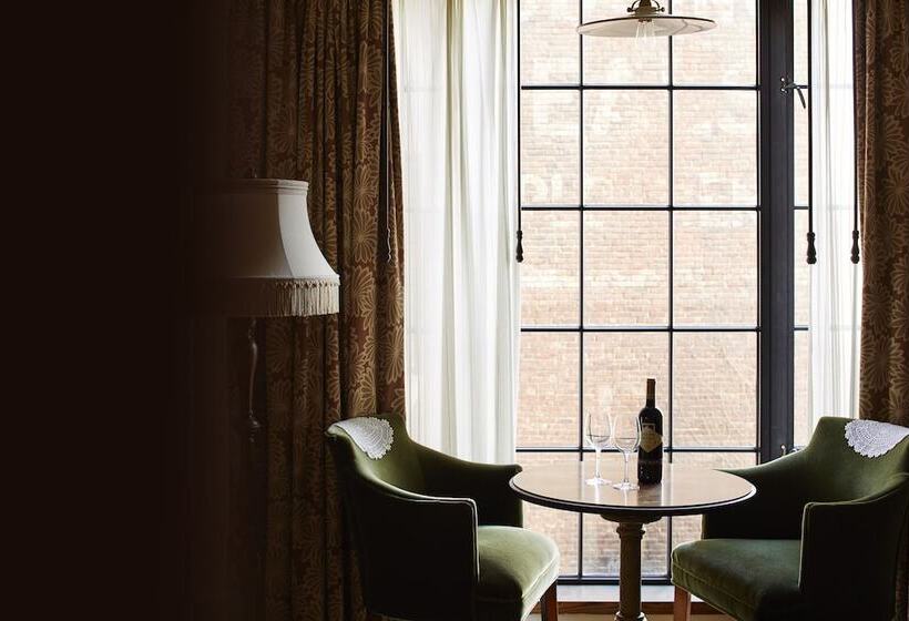 高级单人间, The Bowery