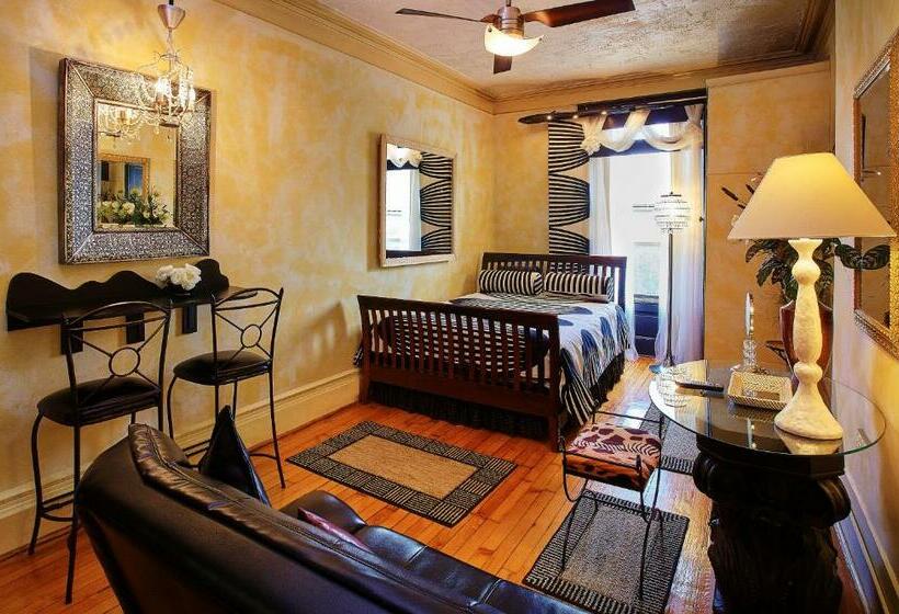 اتاق استاندارد, The International Cozy Inn