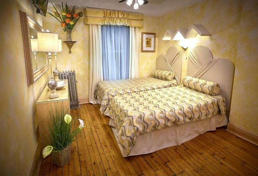 اتاق استاندارد سه نفره, The International Cozy Inn