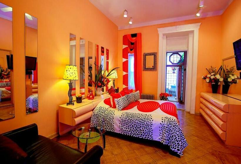 اتاق استاندارد با تخت بزرگ, The International Cozy Inn