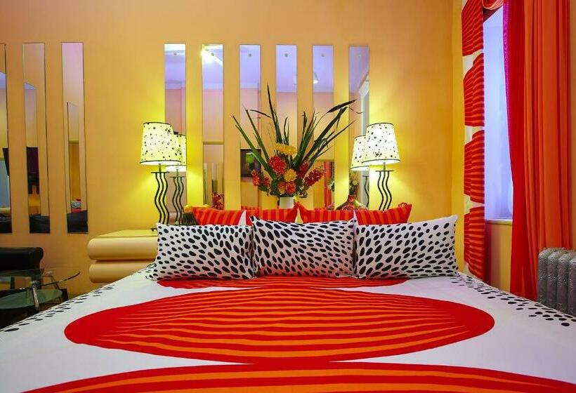 اتاق استاندارد با تخت بزرگ, The International Cozy Inn