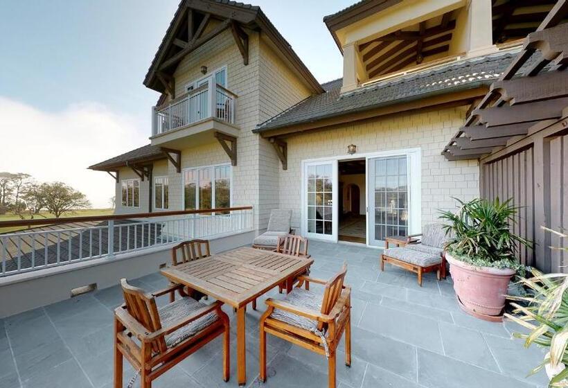 اتاق لوکس با تخت دو نفره بزرگ, The Lodge At Sea Island