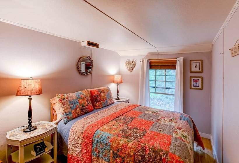 سوئیت 2 خوابه, Timberholm Inn