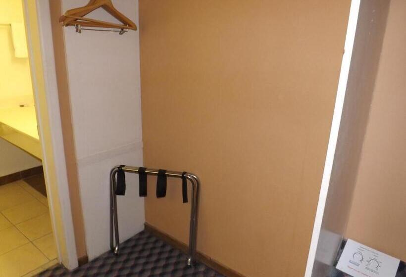 스탠다드 룸 킹사이즈 침대, Tristar Inn Xpress
