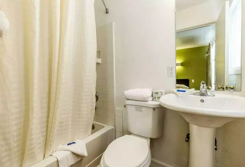 Standard-huone King-vuode, Motel 6 San Rafael