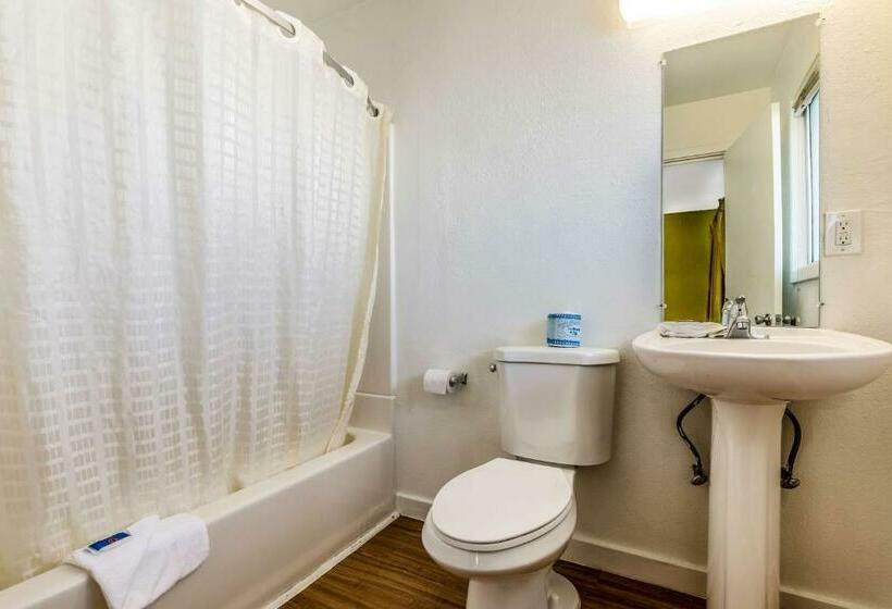 غرفة قياسية رباعية, Motel 6 San Rafael