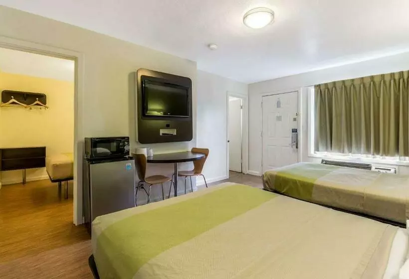Deluxe Neljän Hengen Huone, Motel 6 San Rafael