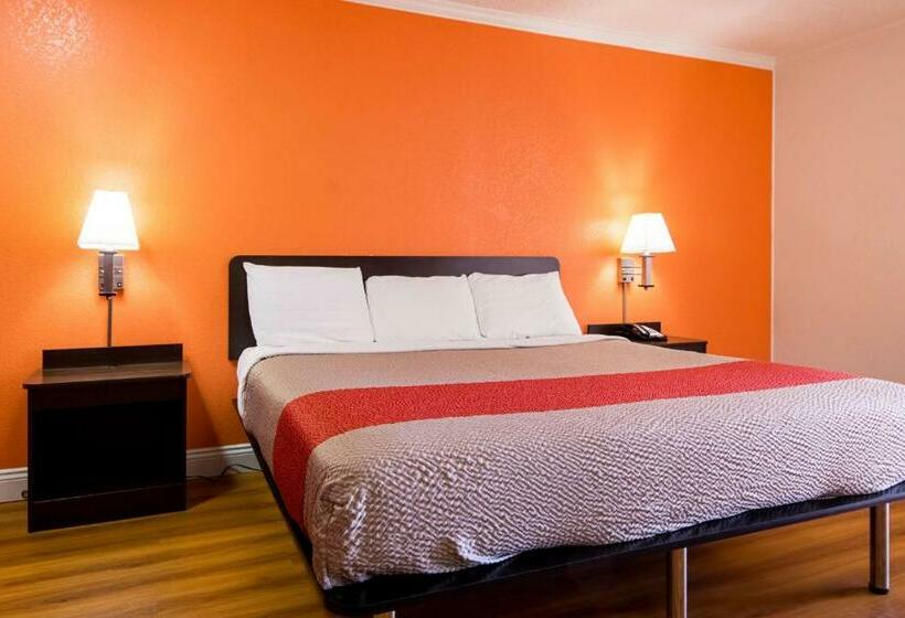 غرفة قياسية سرير كينج, Motel 6 Opelousas, La