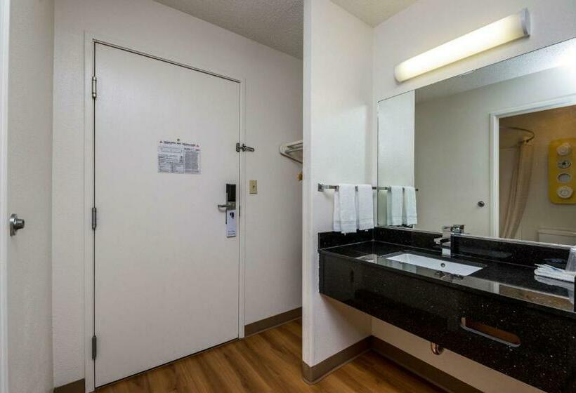 Номер Стандарт, Motel 6waterloo, Ia