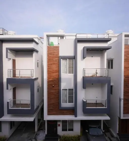 キングサイズベッドのスタンダードルーム, Aayushman Luxury Homes