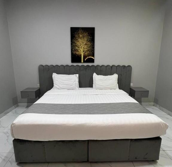 شقة غرفة واحدة, ريست