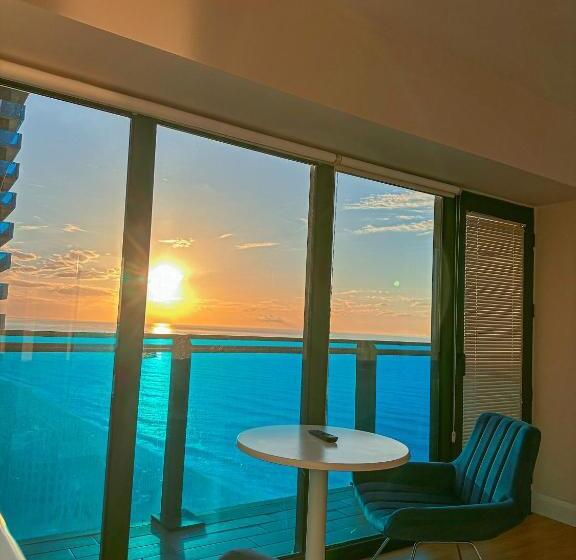 آپارتمان 1 خوابه با چشم‌انداز دریا, Batumivip