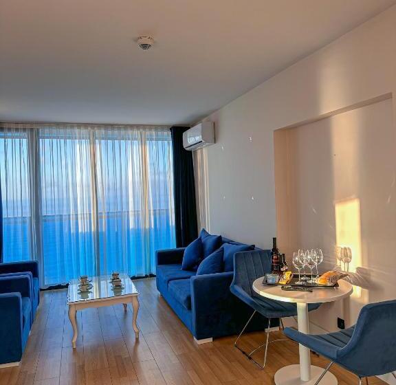 آپارتمان 1 خوابه با چشم‌انداز دریا, Batumivip