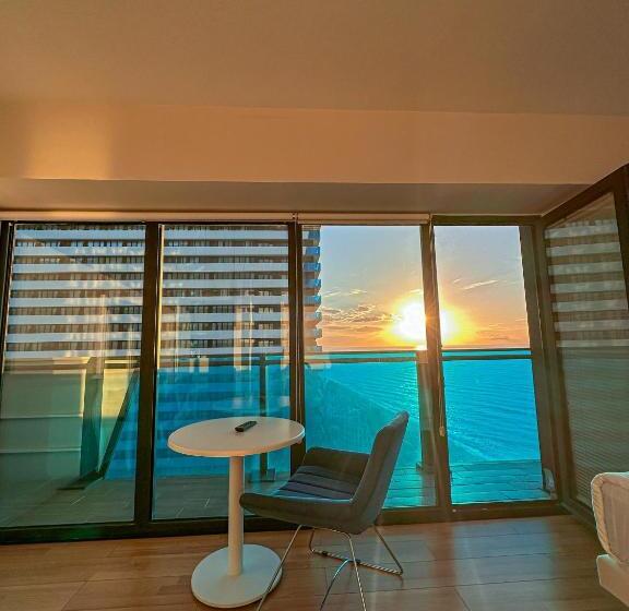 آپارتمان 1 خوابه با چشم‌انداز دریا, Batumivip