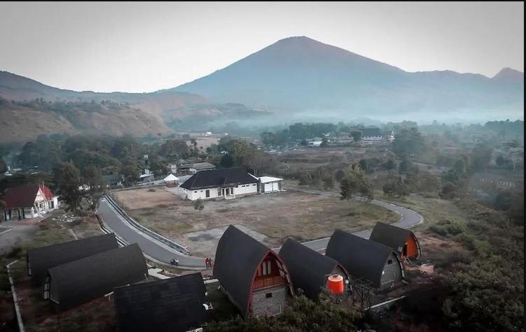 جناح مطلّ علي الجبل, Cemara Siu Bungalow