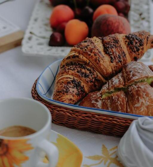 Номер Economy, Plan With Laxmi Nagar Metro